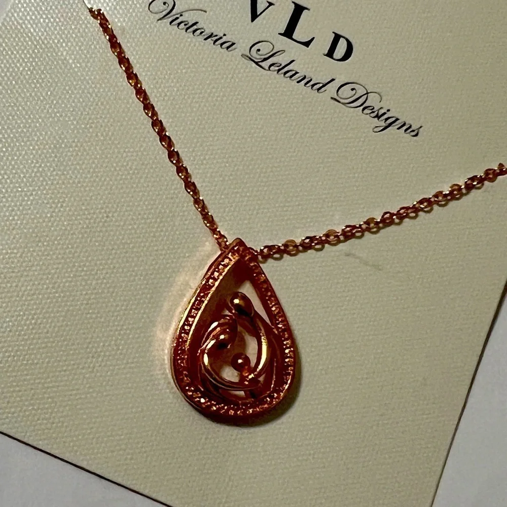 Victoria Leland Designs, necklace, unit L - Picture 2 of 2